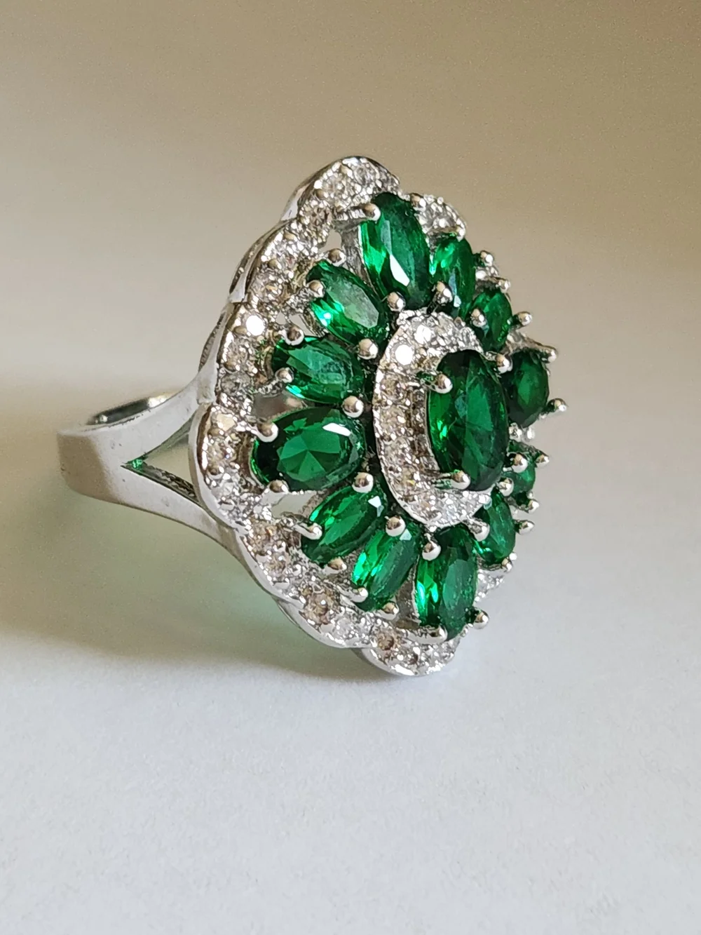 New 925 Silver Oval Cut Emerald Diamond Ring for Women